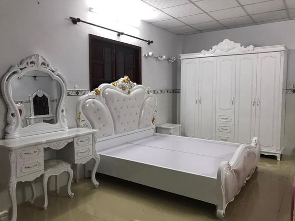 Khám Phá Giường Tân Cổ Điển Gỗ Tự Nhiên